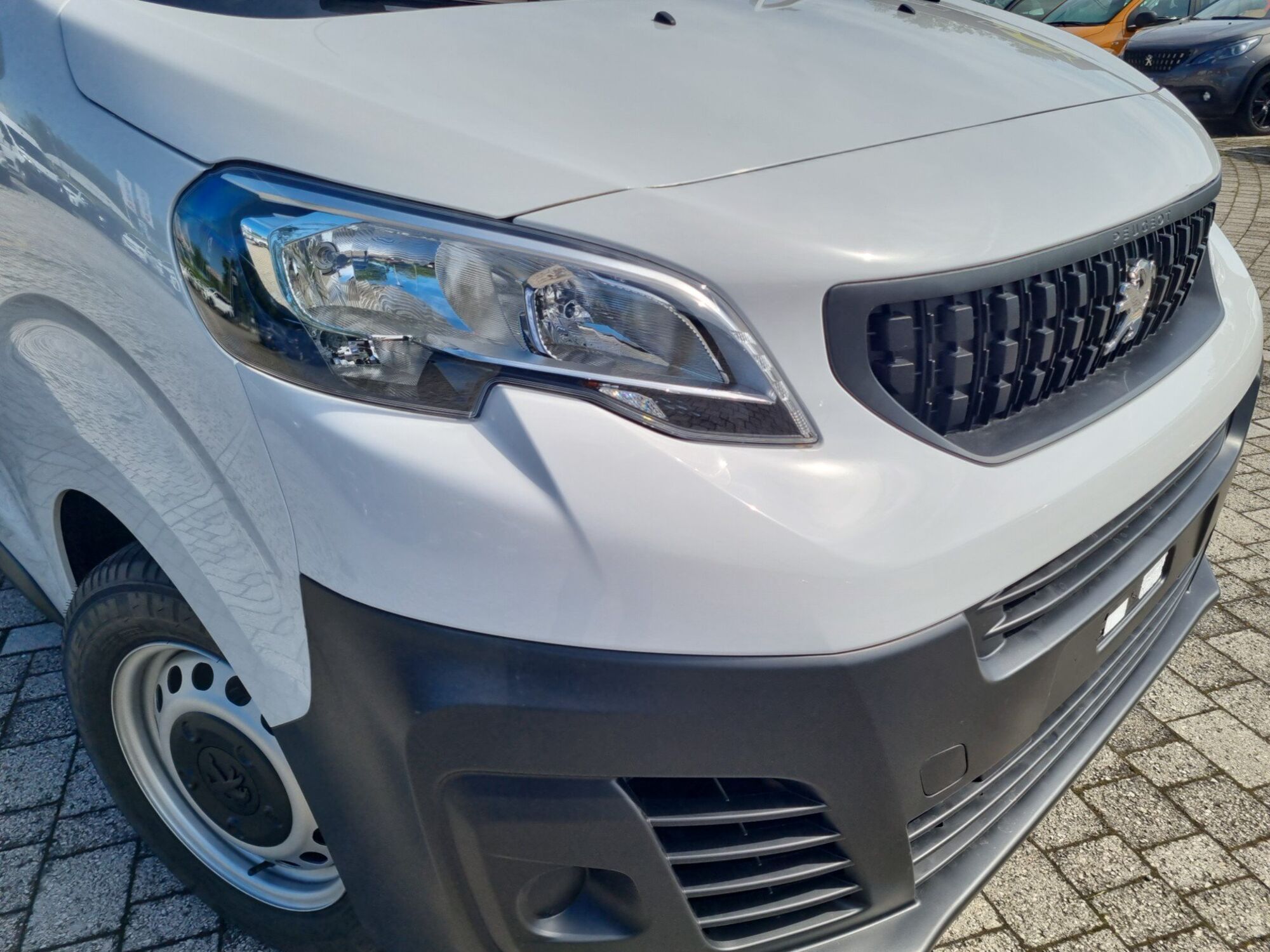 Peugeot Expert Furgone BlueHDi 100 S&amp;S PL-TN Furgone Premium Standard  nuova a Lucca