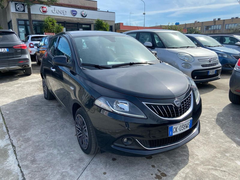 Lancia Ypsilon 1.0 FireFly 5 porte S&amp;S Hybrid Gold Plus del 2022 usata a Caserta