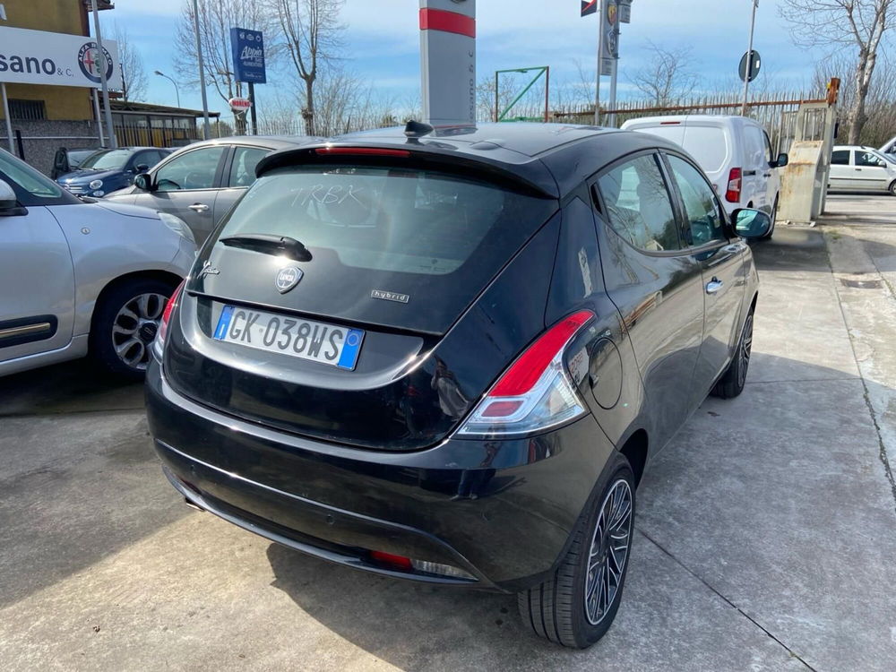 Lancia Ypsilon usata a Caserta (6)