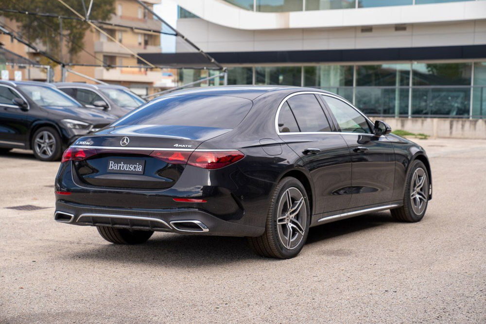 Mercedes-Benz Classe E nuova a Pescara (4)