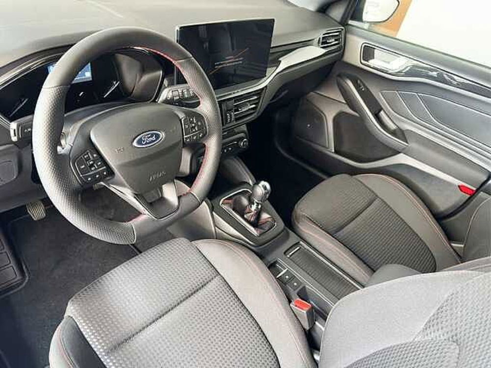 Ford Focus nuova a Cosenza (8)