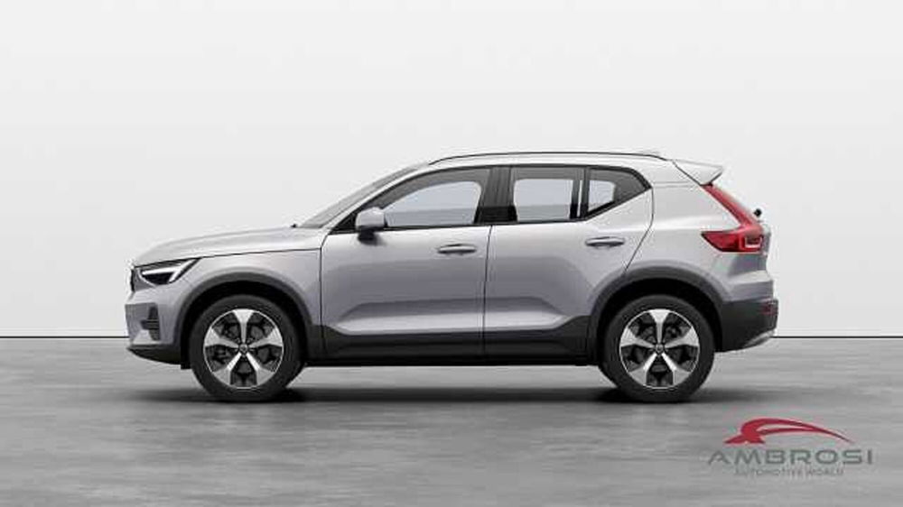 Volvo XC40 nuova a Viterbo (2)