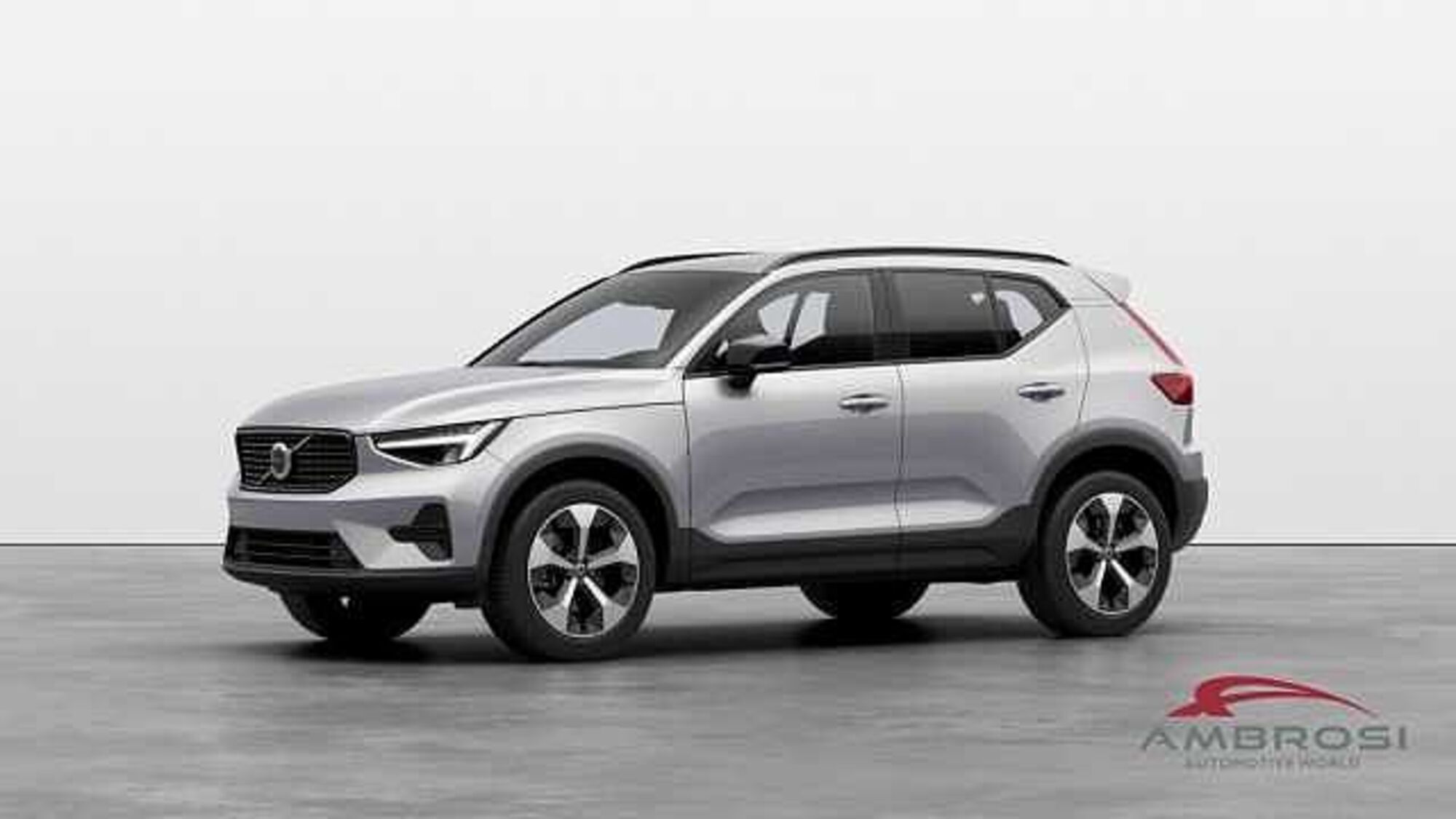 Volvo XC40 B3 automatico Plus Dark  nuova a Viterbo