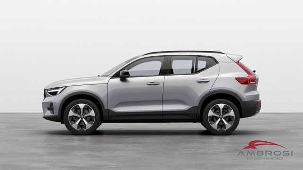 Volvo XC40 nuova a Viterbo (2)