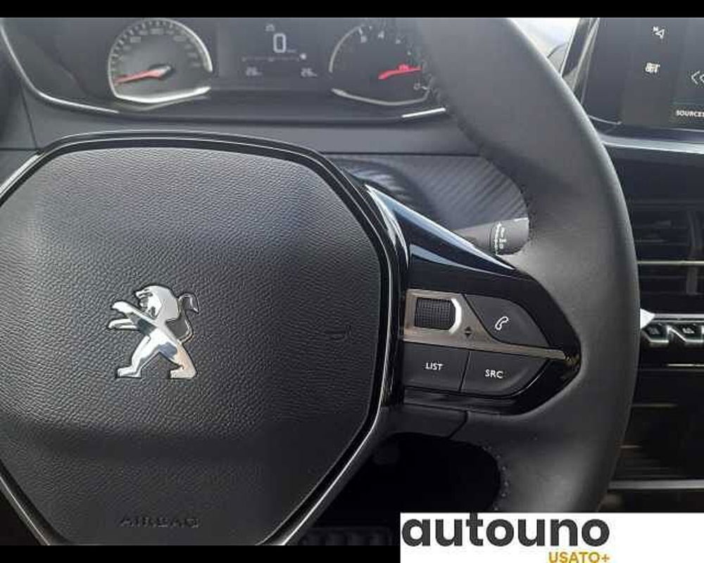 Peugeot 208 nuova a Napoli (12)