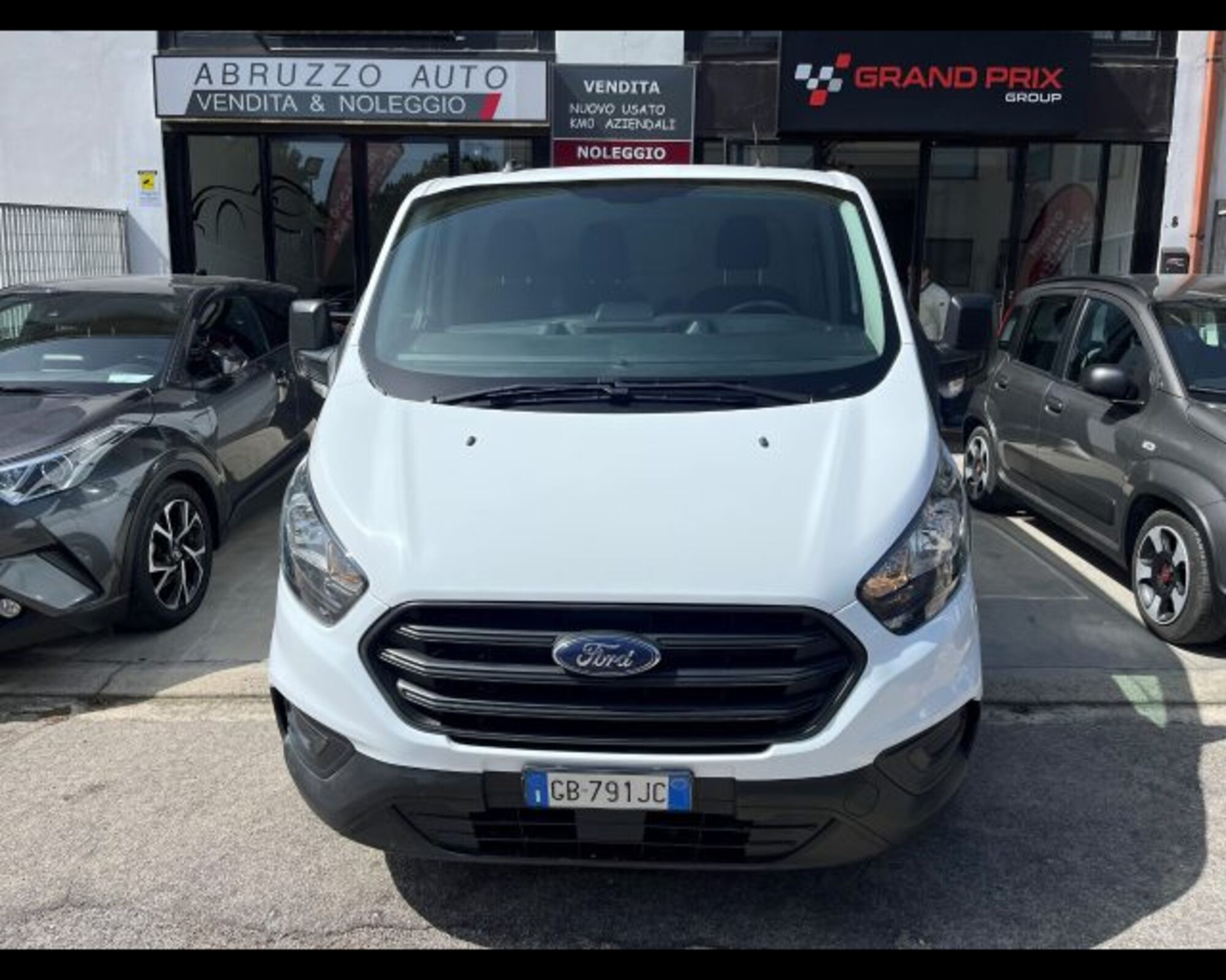 Ford Transit Custom Furgone 260 2.0 EcoBlue PC Furgone Entry  del 2020 usata a Castenaso