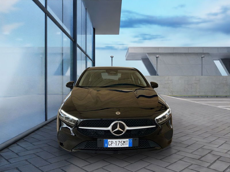 Mercedes-Benz Classe A 180 d Automatic Premium  del 2023 usata a Rende