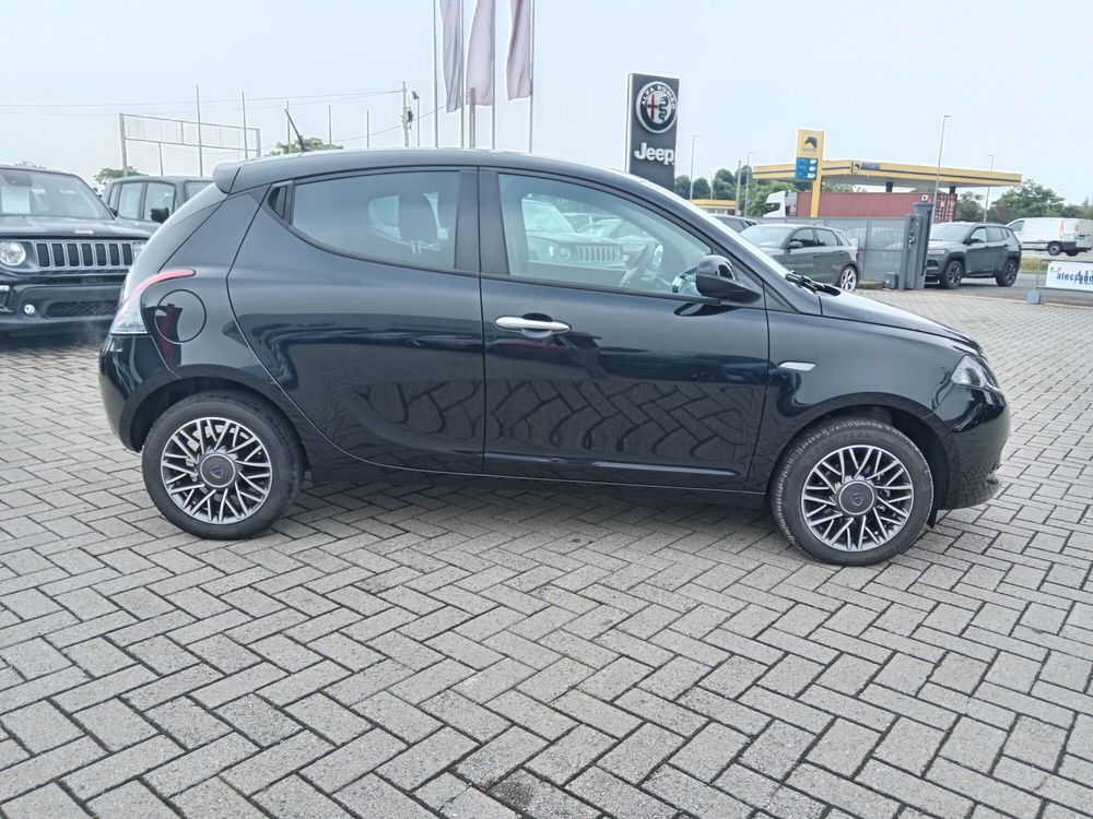 Lancia Ypsilon usata a Alessandria (4)