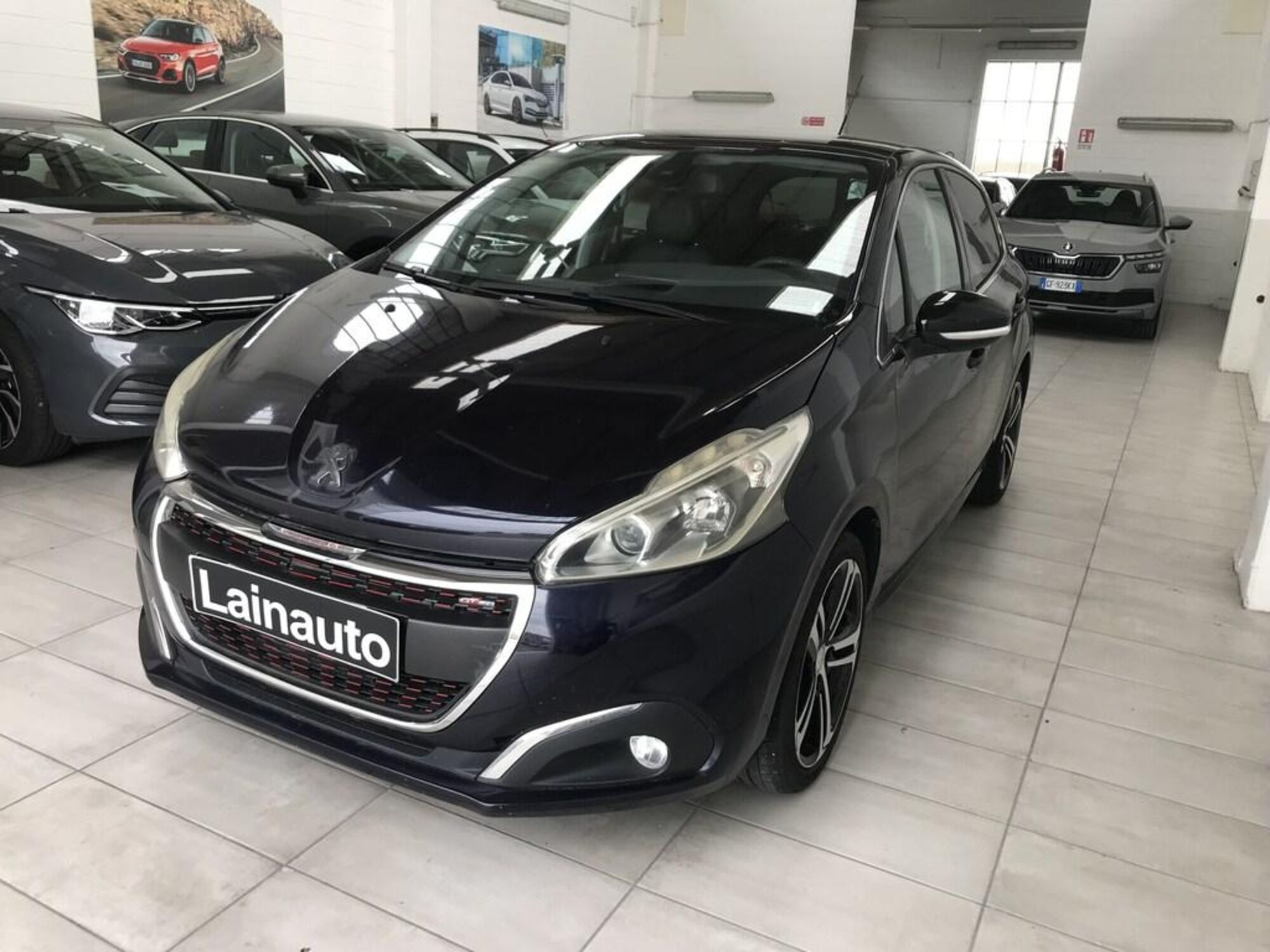 Peugeot 208 Turbo 110 EAT6 S&amp;S 5 porte GT Line  del 2016 usata a Lainate