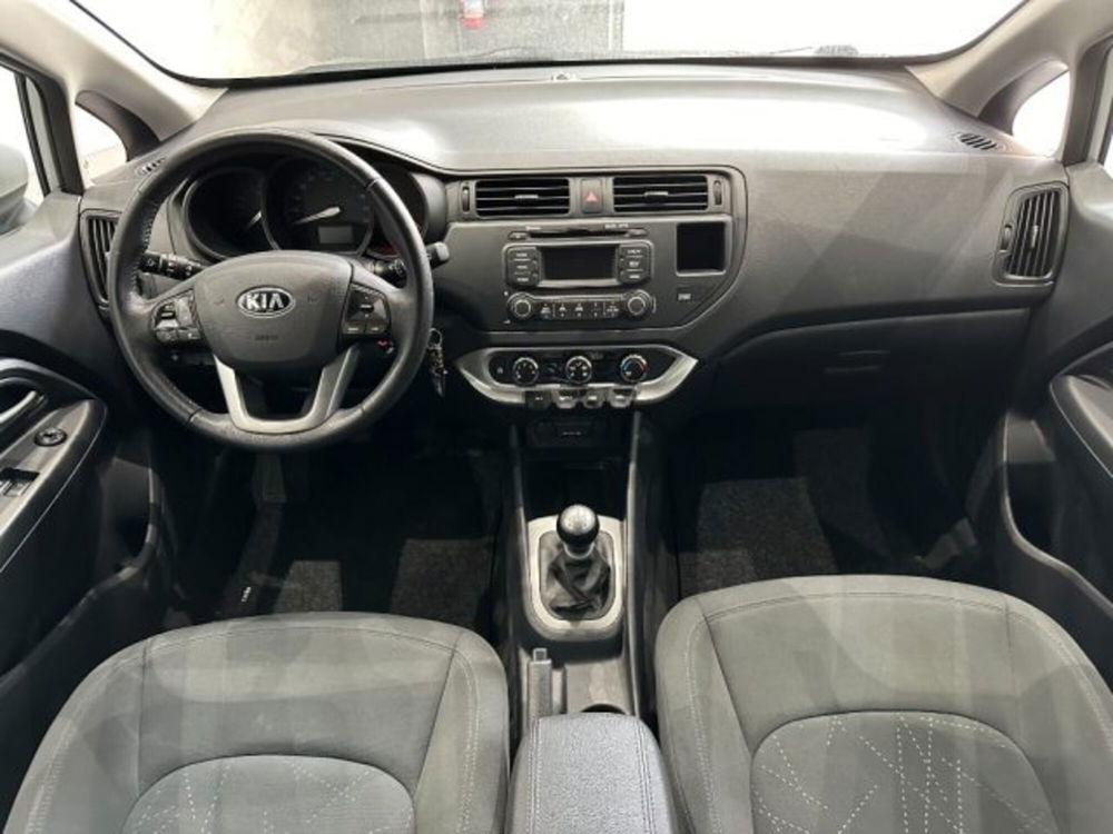 Kia Rio usata a Salerno (10)