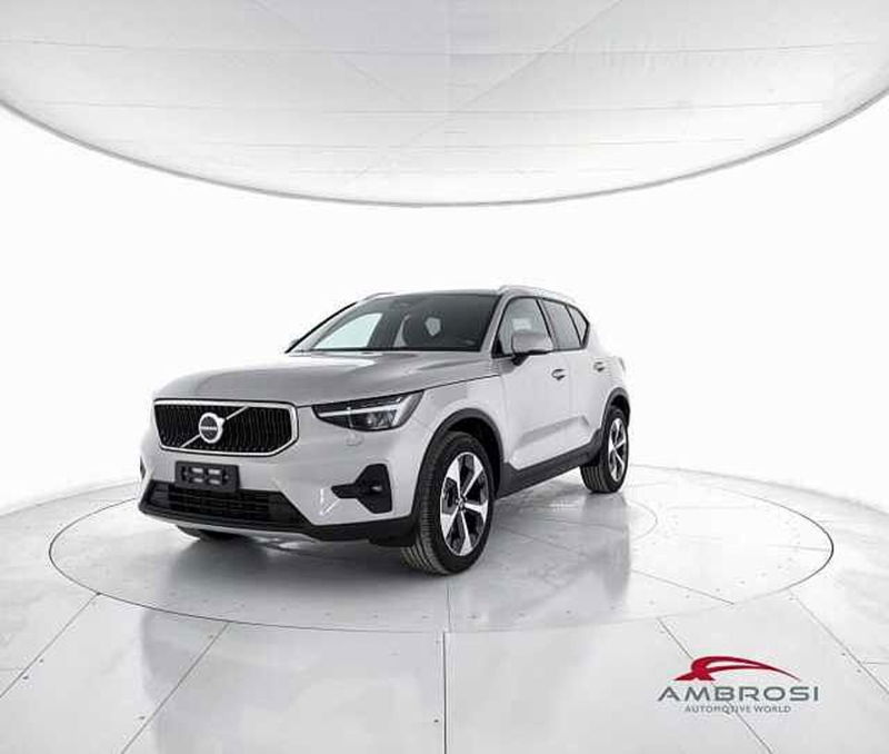 Volvo XC40 B3 automatico Core  nuova a Corciano