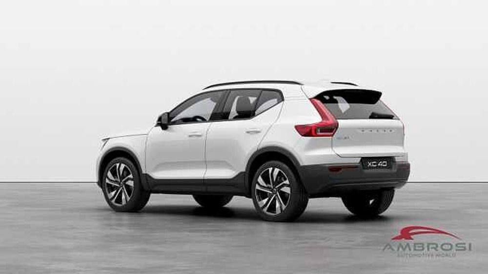 Volvo XC40 nuova a Viterbo (3)