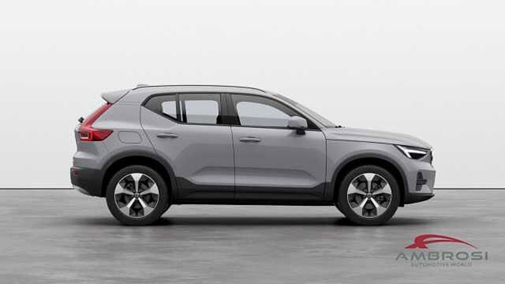 Volvo XC40 nuova a Viterbo (3)