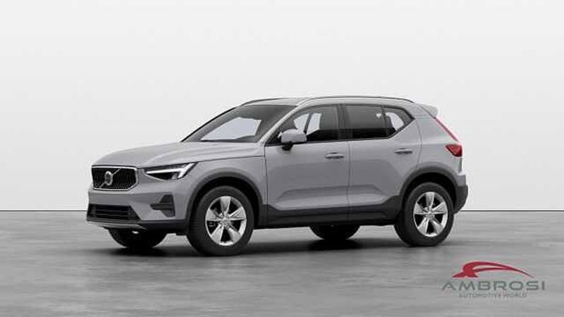 Volvo XC40 B3 automatico Core  nuova a Viterbo