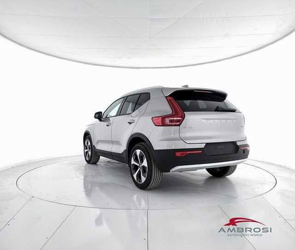 Volvo XC40 nuova a Viterbo (4)