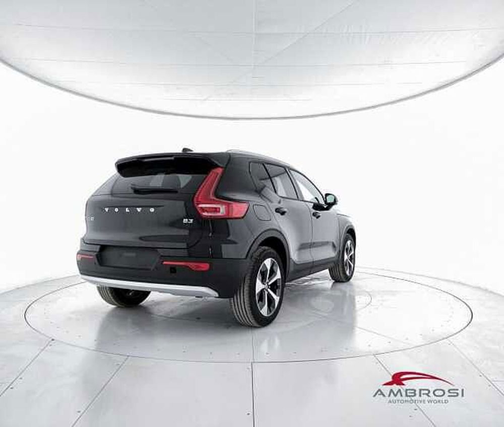 Volvo XC40 nuova a Viterbo (3)