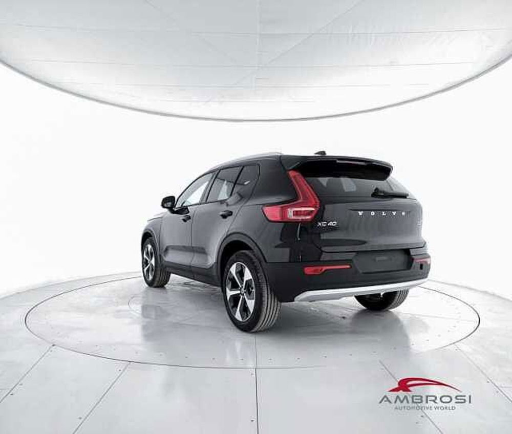 Volvo XC40 nuova a Viterbo (4)