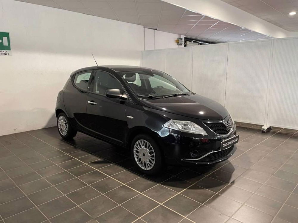 Lancia Ypsilon usata a Torino (2)