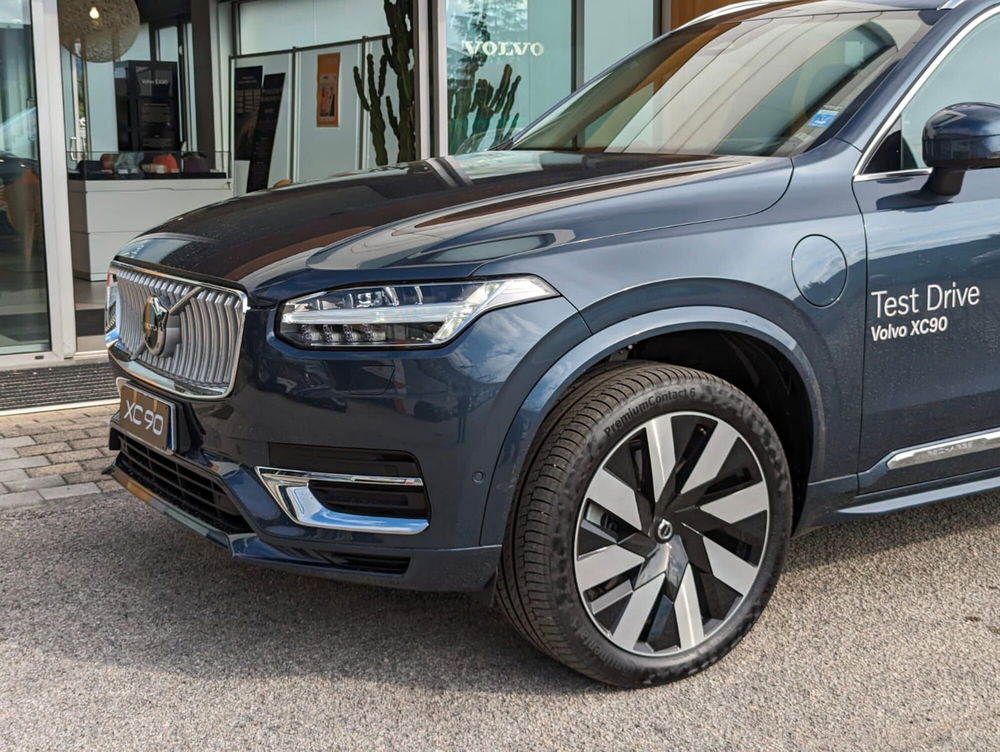 Volvo XC90 nuova a Pescara (2)