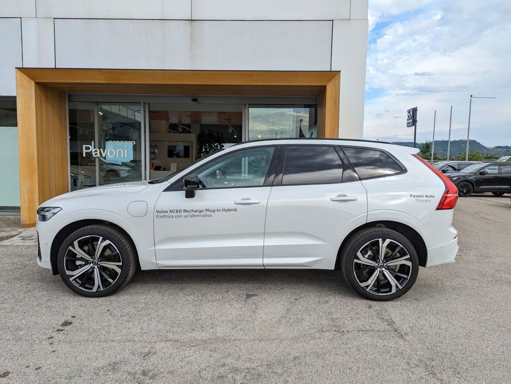 Volvo XC60 nuova a Pescara (4)