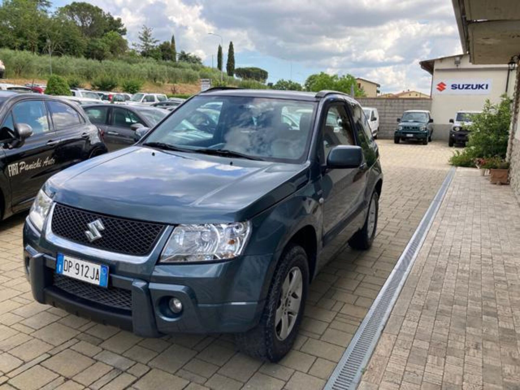 Suzuki Grand Vitara 1.9 DDiS 3 porte Offroad del 2008 usata a Cortona