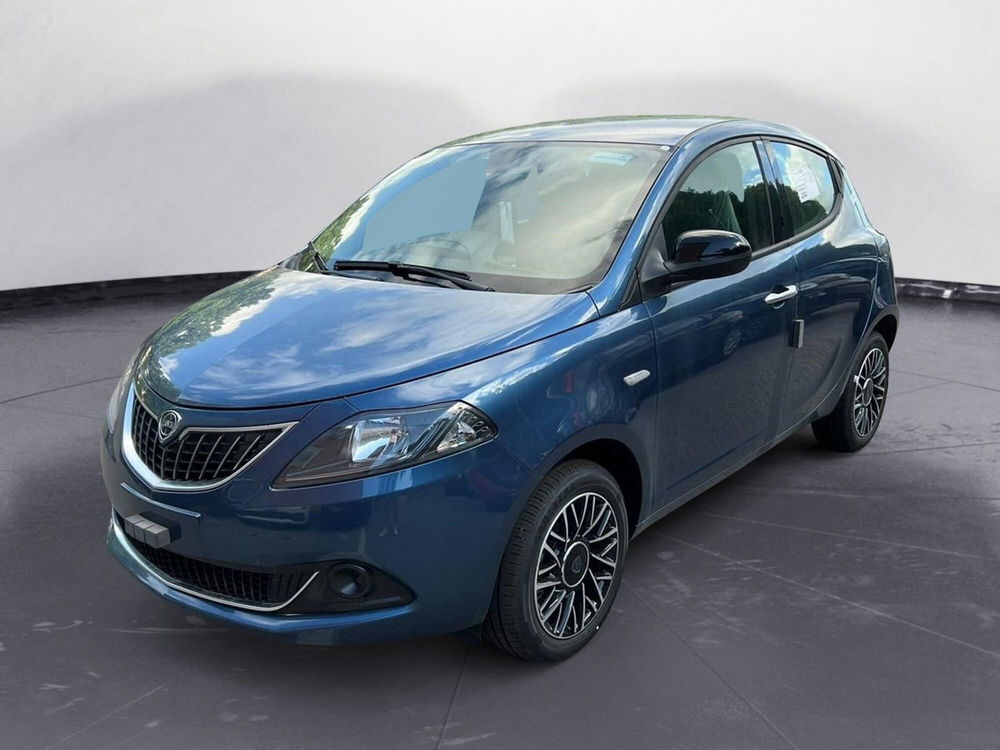 Lancia Ypsilon nuova a Salerno