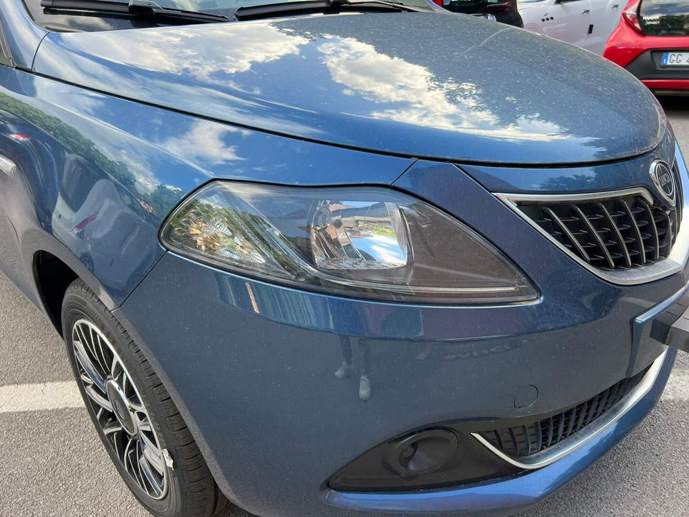 Lancia Ypsilon nuova a Salerno (17)