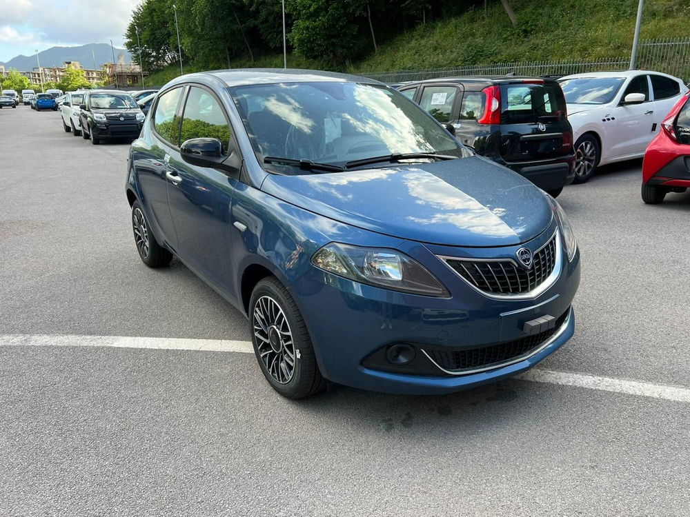 Lancia Ypsilon nuova a Salerno (18)