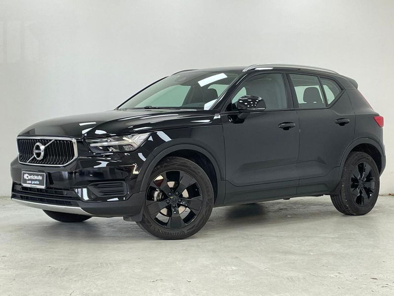 Volvo XC40 T2 Momentum Core  del 2021 usata a Lurate Caccivio