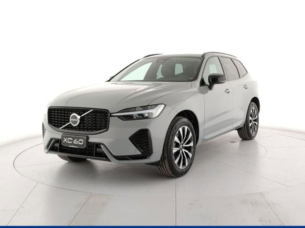 Volvo XC60 nuova a Modena (2)