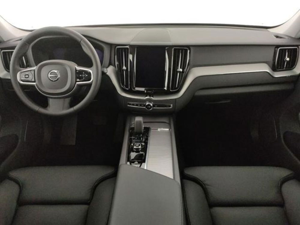 Volvo XC60 nuova a Modena (10)