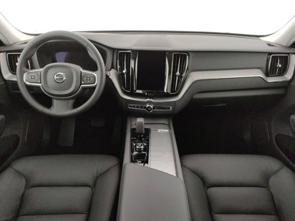 Volvo XC60 nuova a Modena (10)