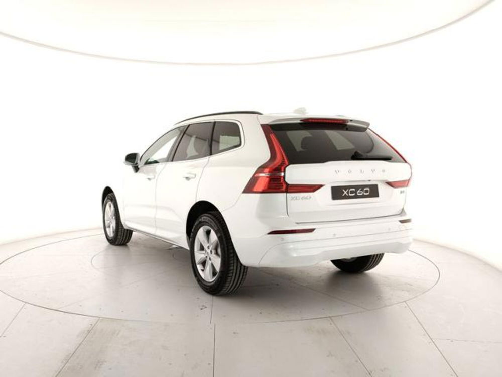 Volvo XC60 nuova a Modena (3)