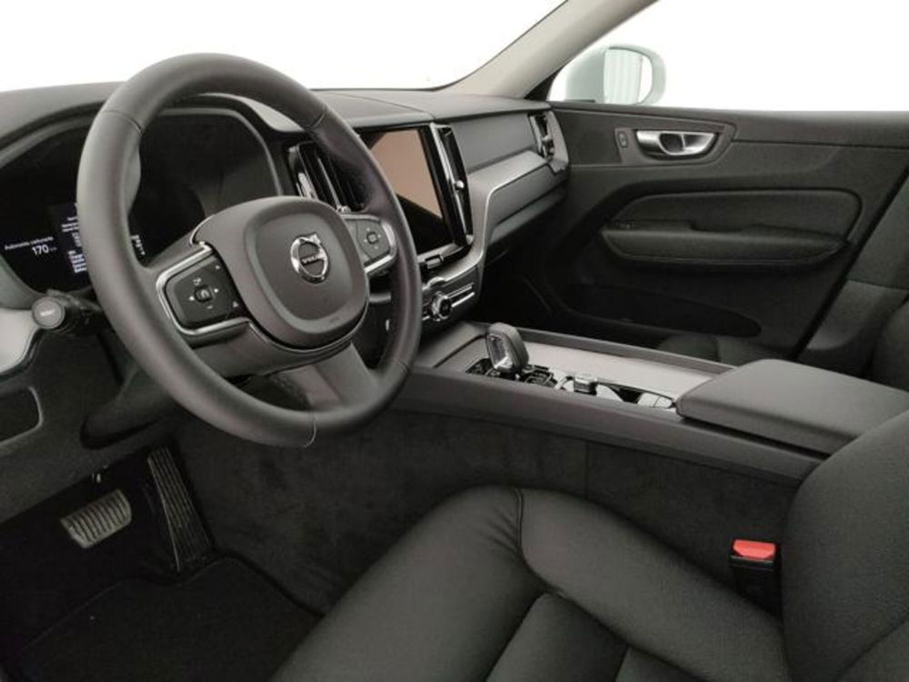 Volvo XC60 nuova a Modena (9)