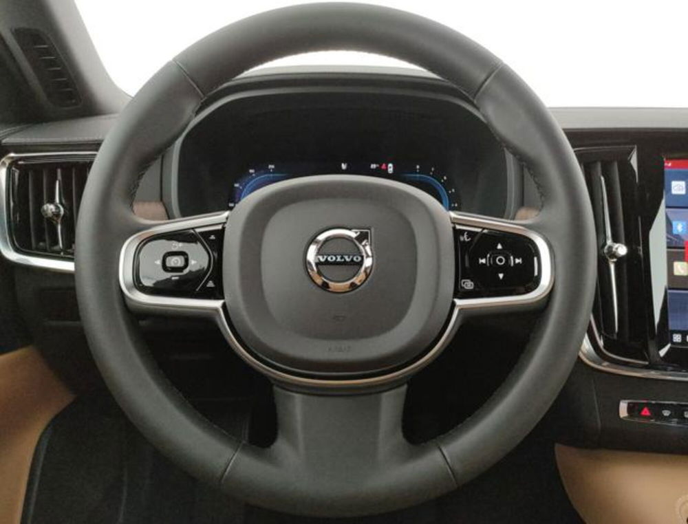 Volvo V90 nuova a Modena (12)