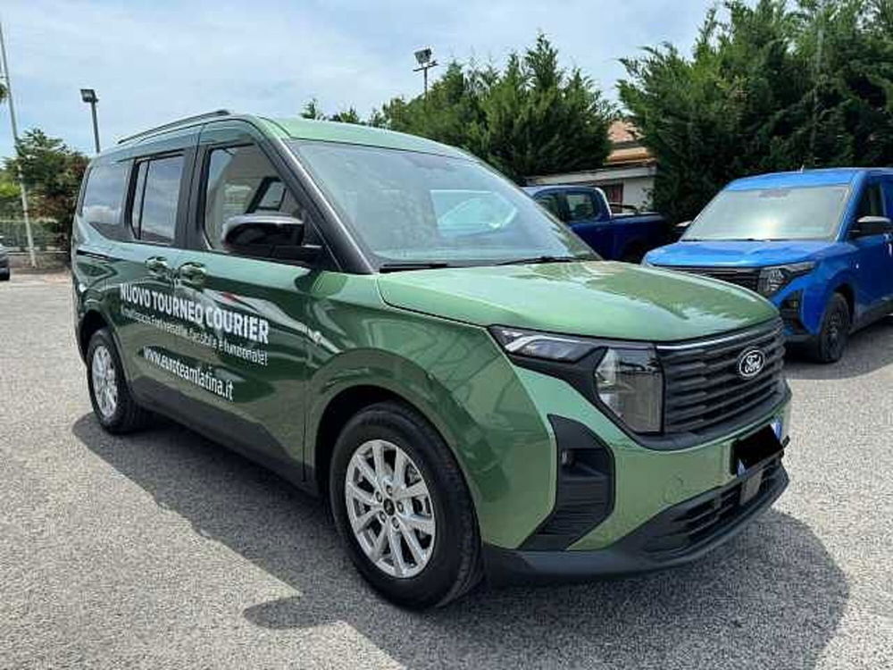 Ford Tourneo Courier nuova a Latina (6)