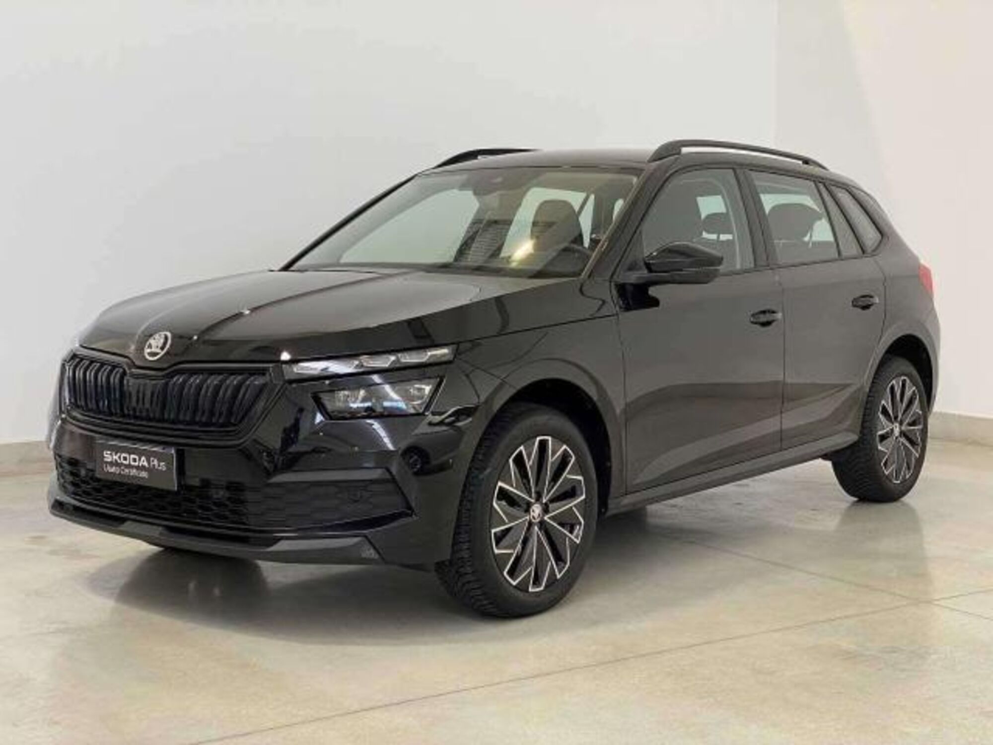 Skoda Kamiq 1.0 tsi Black Dots 95cv del 2023 usata a Matera