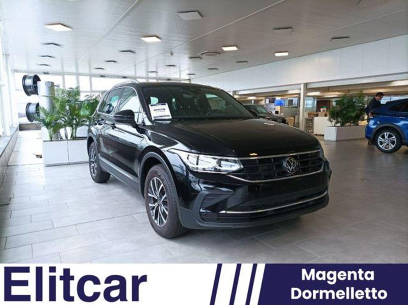 Volkswagen Tiguan 1.5 TSI 150 CV DSG Business ACT BlueMotion Technology del 2023 usata a Magenta