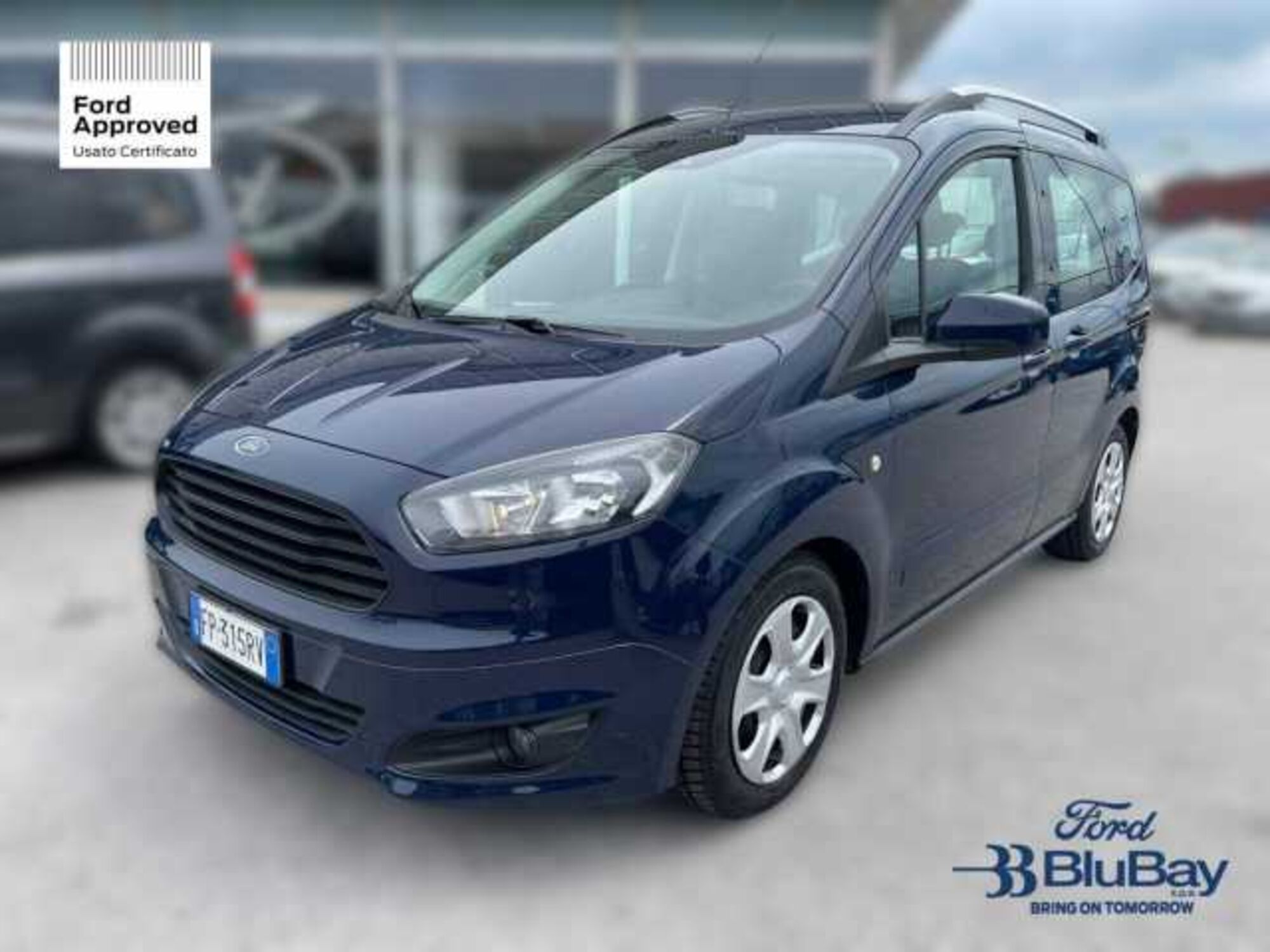 Ford Tourneo Courier 1.5 TDCI 75 CV Plus  del 2018 usata a Livorno