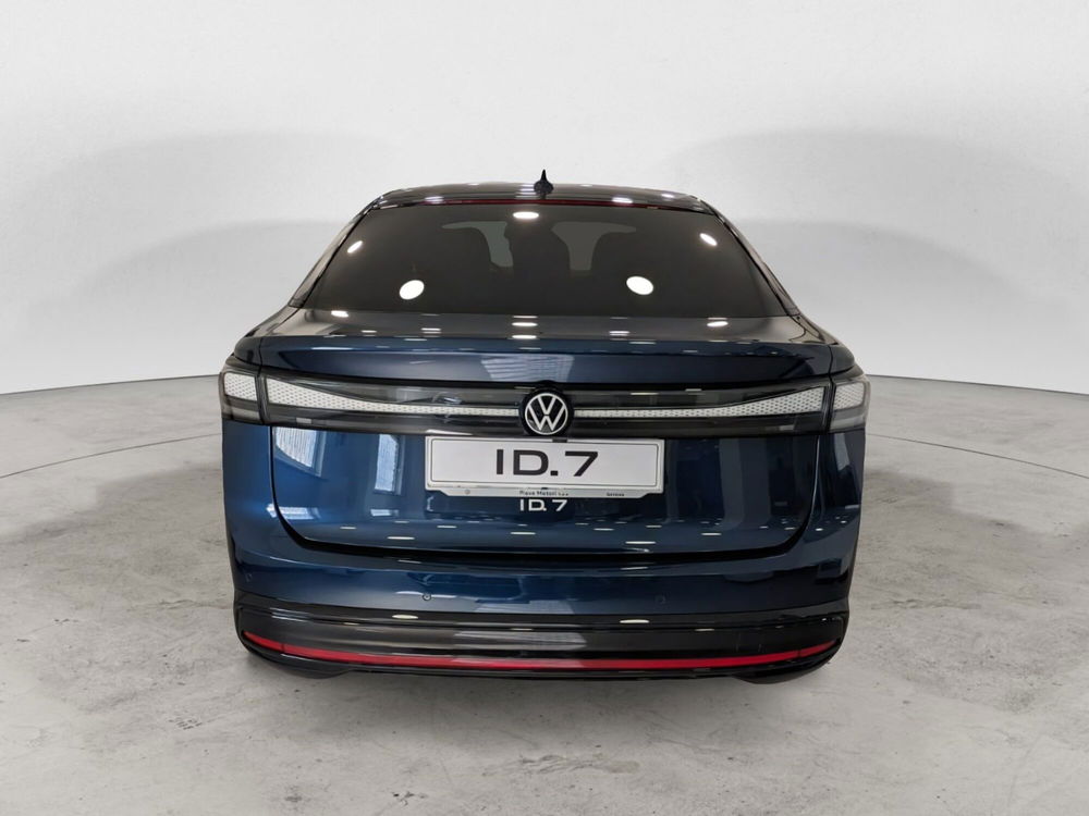 Volkswagen ID.7 nuova a Genova (4)