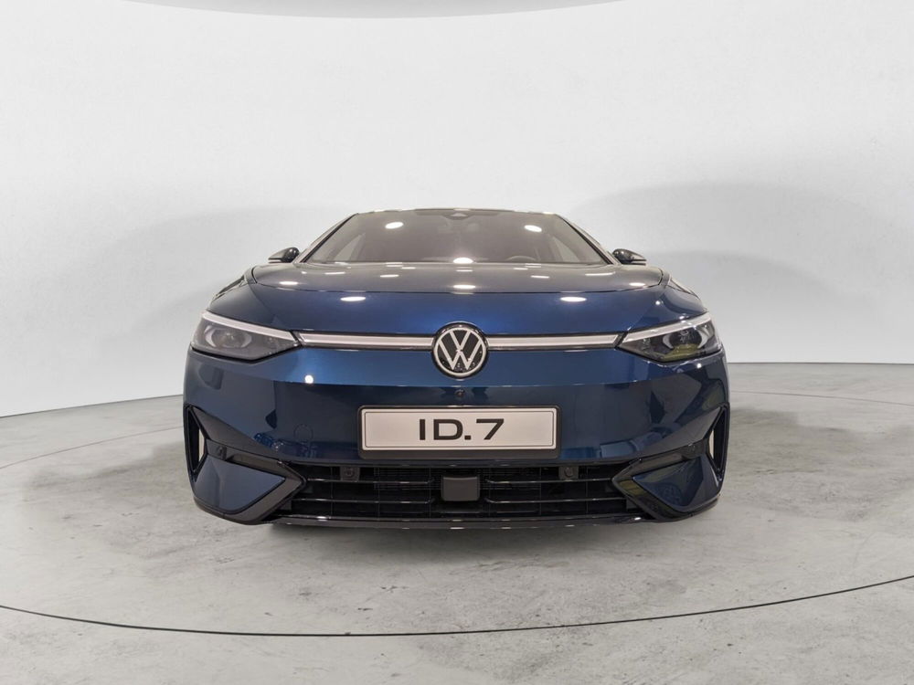 Volkswagen ID.7 nuova a Genova (5)