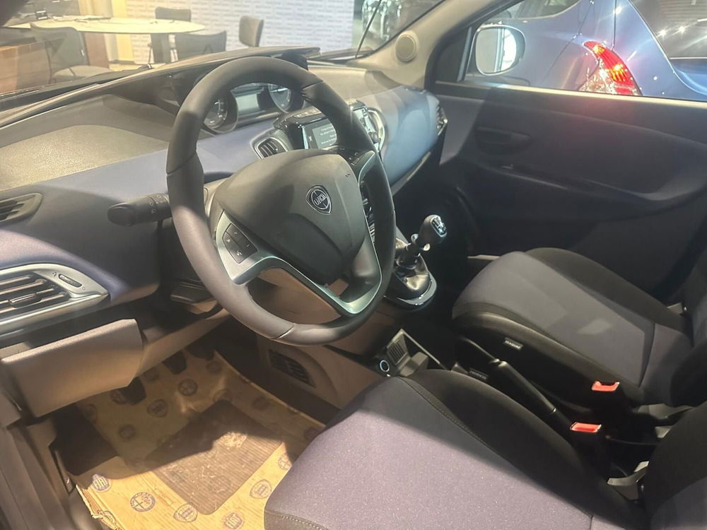 Lancia Ypsilon nuova a Benevento (16)