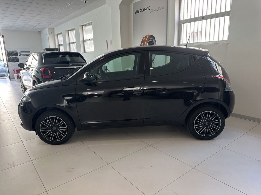 Lancia Ypsilon nuova a Benevento (3)