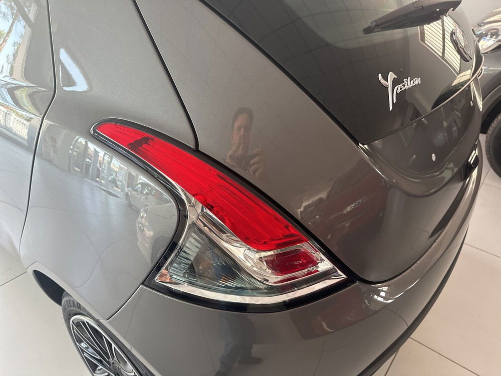 Lancia Ypsilon nuova a Benevento (14)