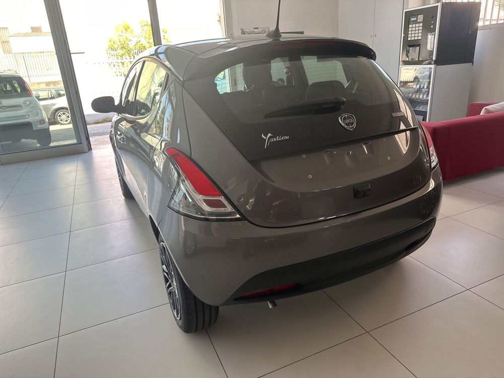 Lancia Ypsilon nuova a Benevento (6)