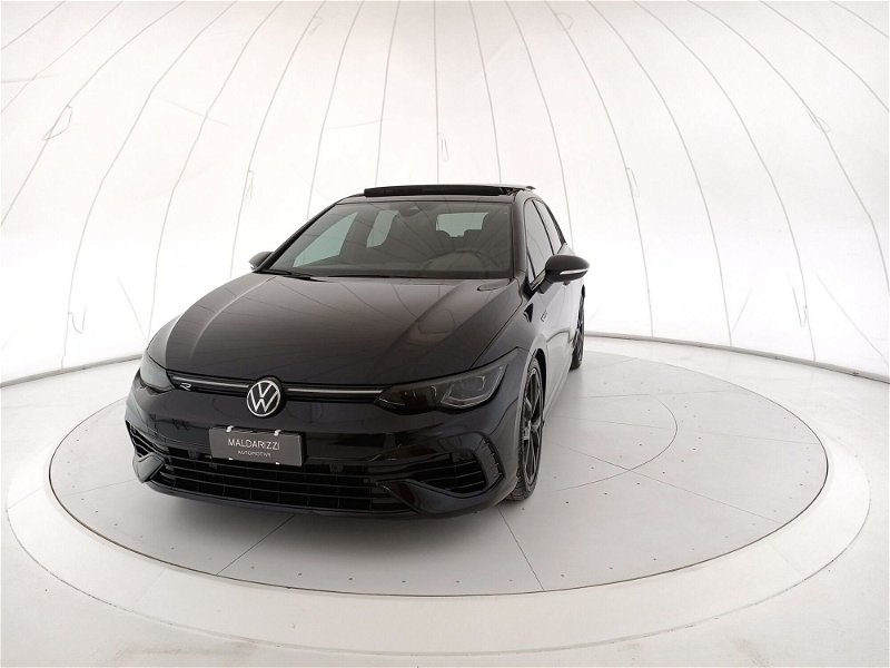 Volkswagen Golf 2.0 TSI R DSG 4Motion  del 2021 usata a Bari