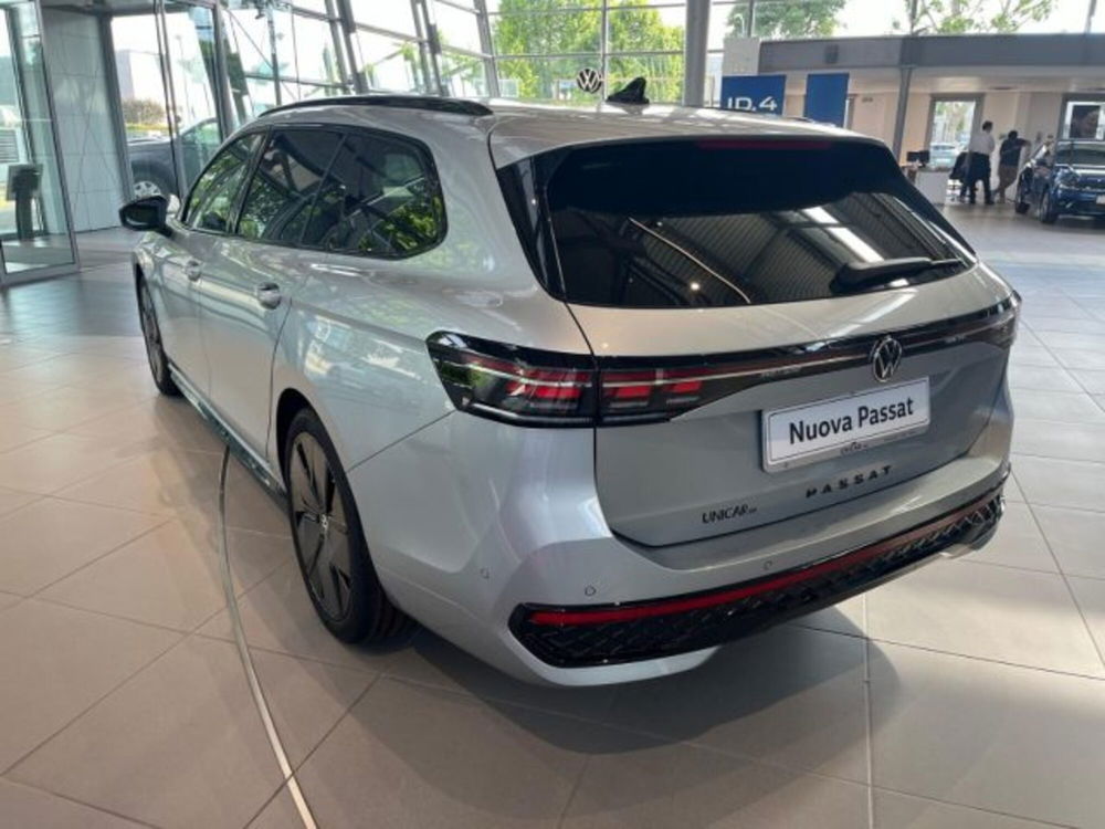 Volkswagen Passat nuova a Cuneo (7)