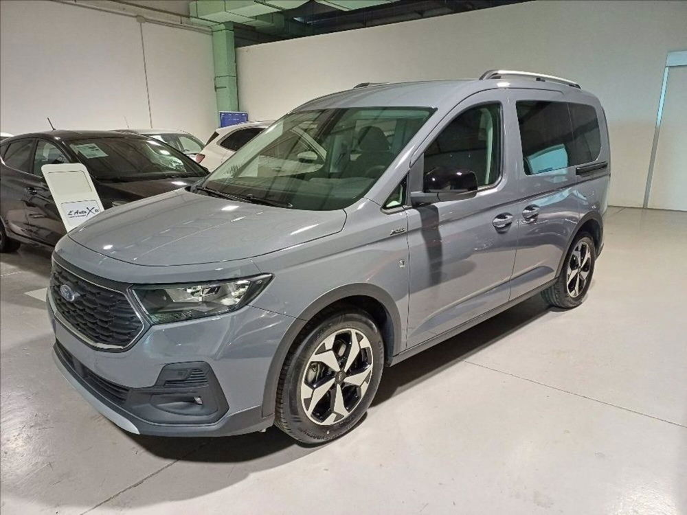 Ford Tourneo Connect nuova a Milano (3)