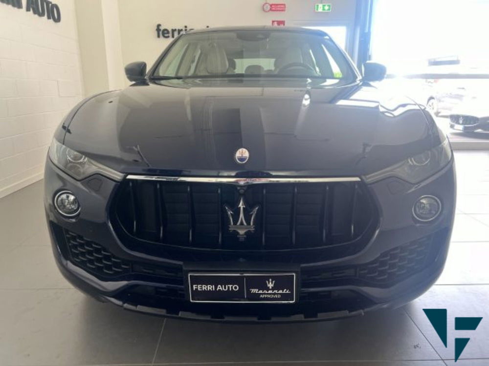 Maserati Levante usata a Udine (3)