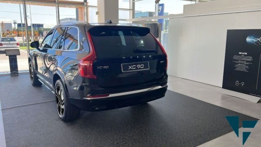 Volvo XC90 nuova a Udine (5)